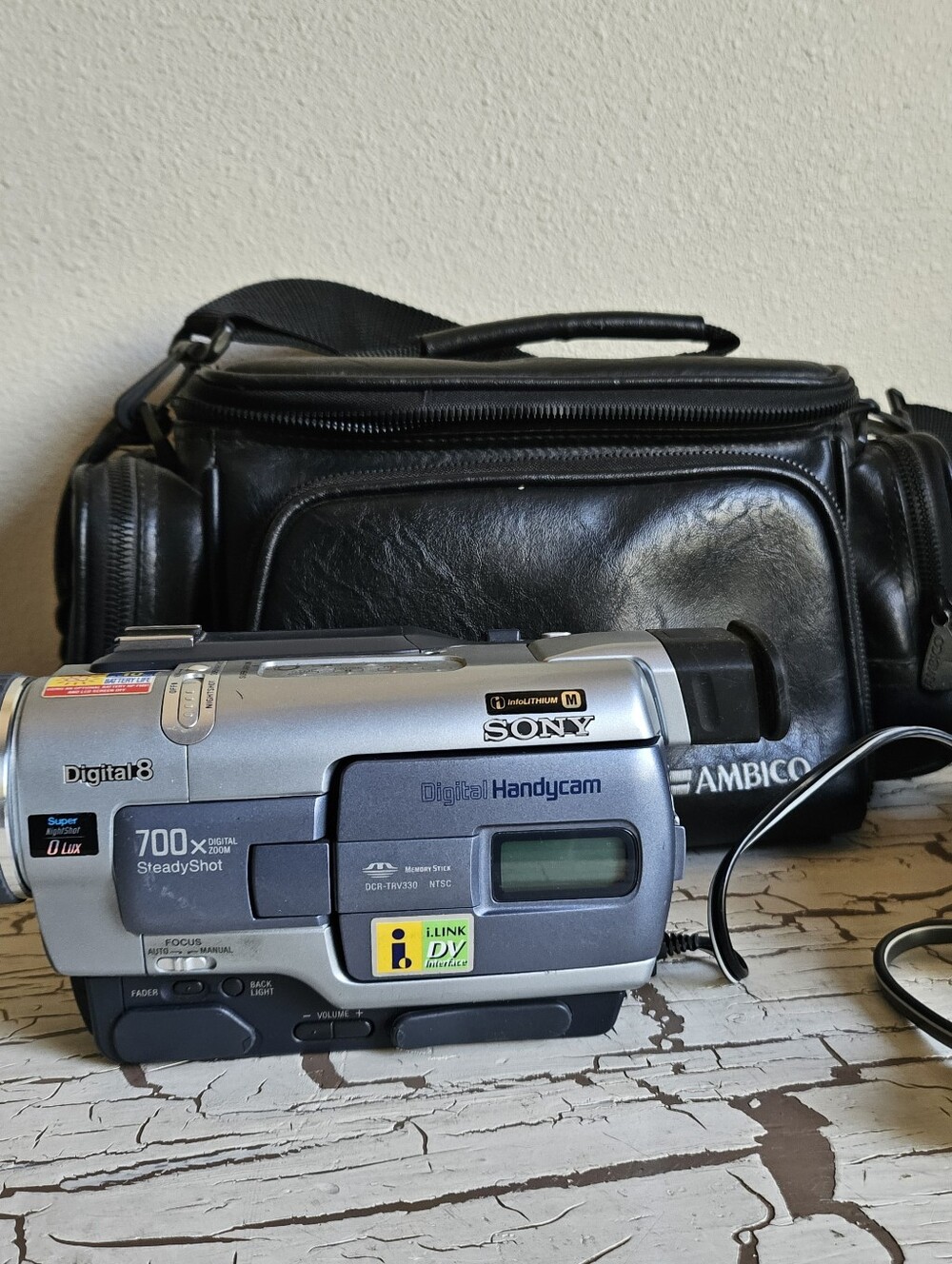 Sony Handycam DCR-TRV330 Digital8 25x/700x i.LINK NightShot SD Camcorder